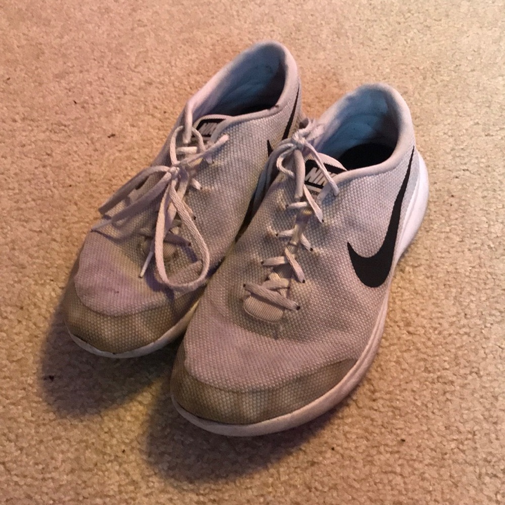 White nike flex experience RN7